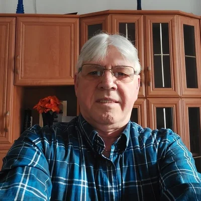 Tibor, Budapest