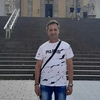 László