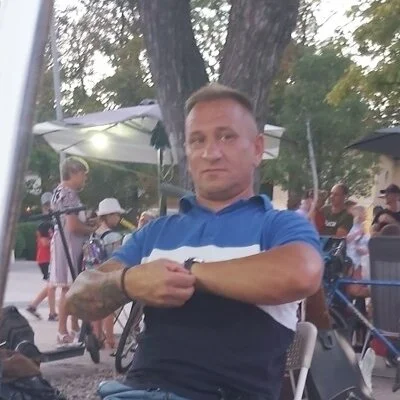 László, Jászárokszállás