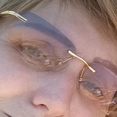 Mandi, Vámosszabadi