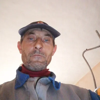 László, Dóc