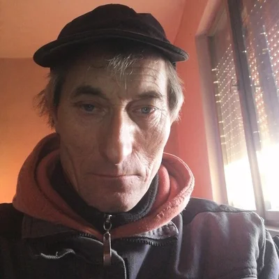 László
