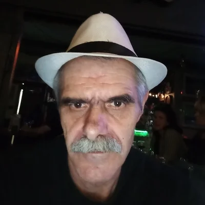 András, társkereső Péterréve