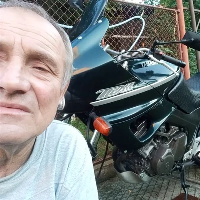 János