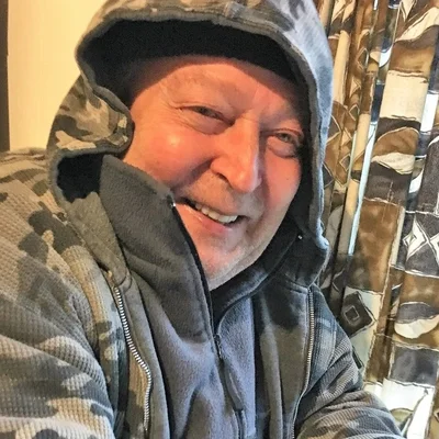 John, Dunaújváros