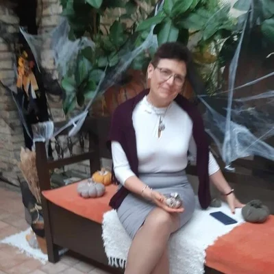 Zsuzsi, Pilis