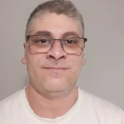András