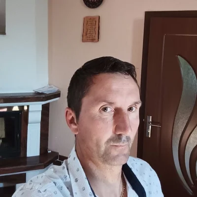 András