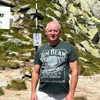 András