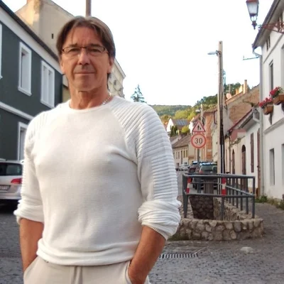 Andtás