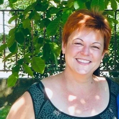 Gyöngyi, társkereső Tass