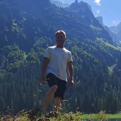 György