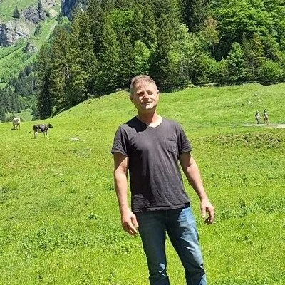 György