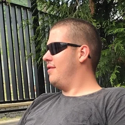 András