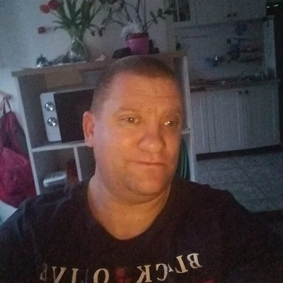 Misu, Komárom