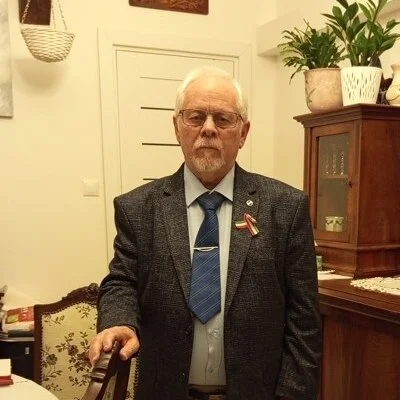 József