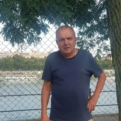 István, Budapest