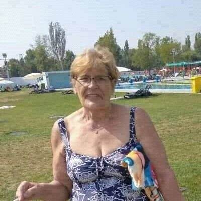 Piroska, Monor