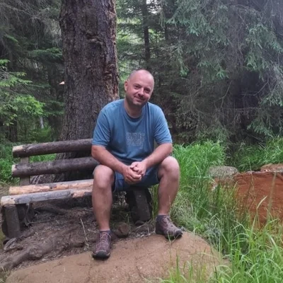 Adi, Csíkszereda