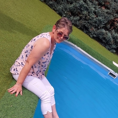 Andi, társkereső Úri