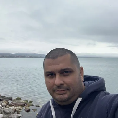 András