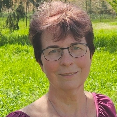 Csilla, társkereső Doboz