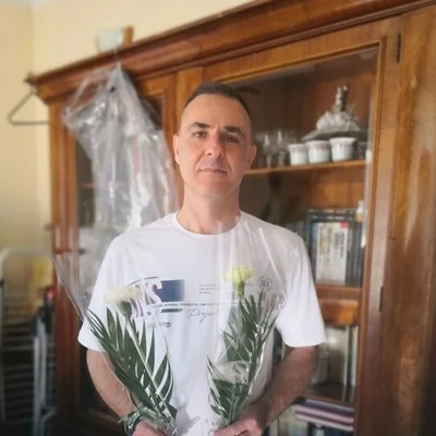 István, Komló
