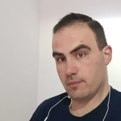 István, társkereső Komló
