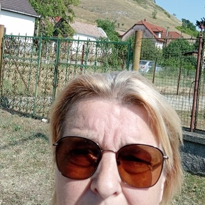 Andi, társkereső Mór