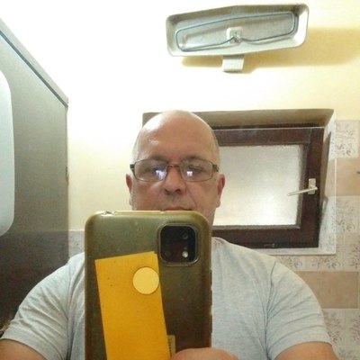 Róbert, társkereső Ada