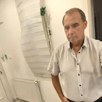 László