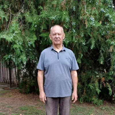 András