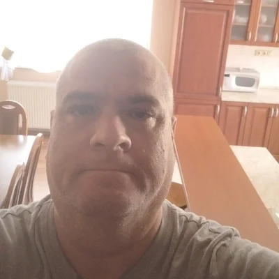 Tomi, társkereső Bős