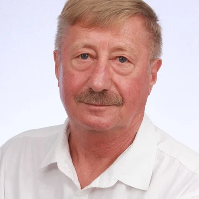 Józsi, Baté