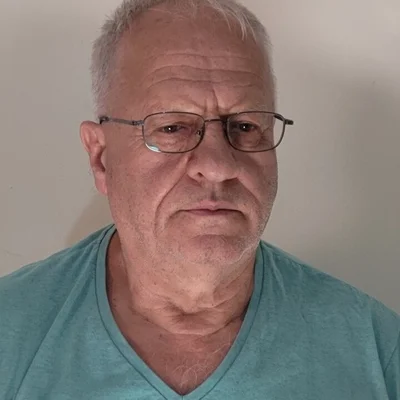 László