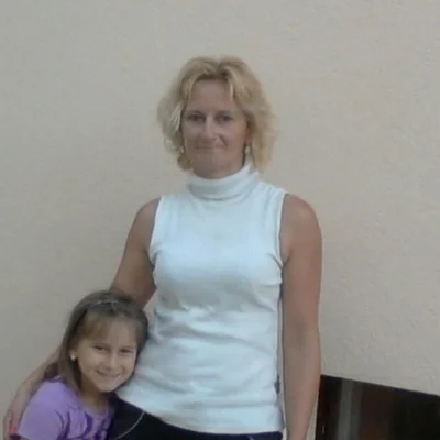Mónika