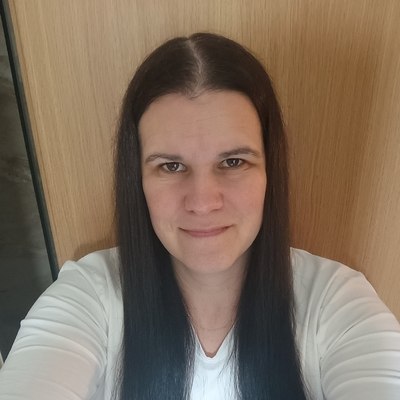 Karolina, társkereső Komárom