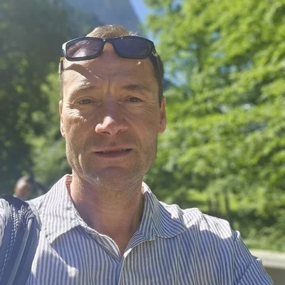 László