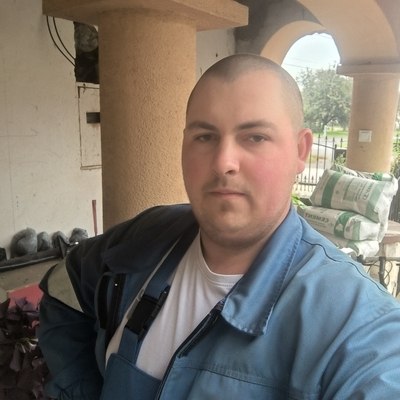 Konrád, társkereső Emőd