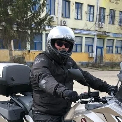 László