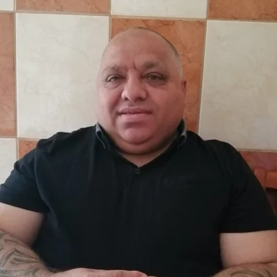 László, Komló