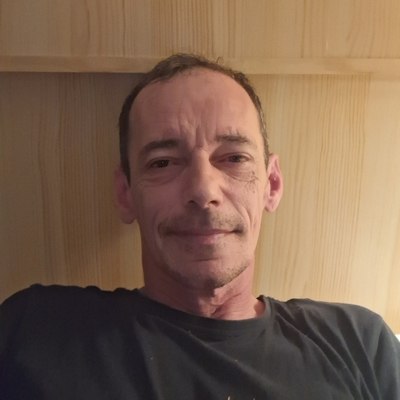 Peter, társkereső Mils