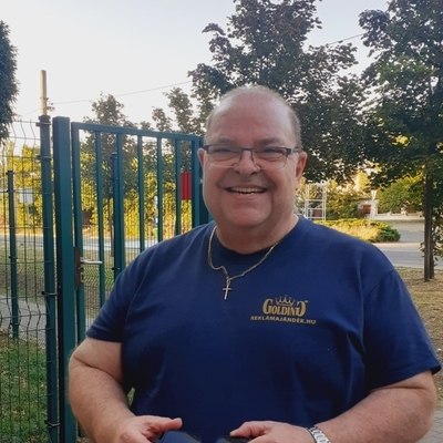 Janos, társkereső Üllő