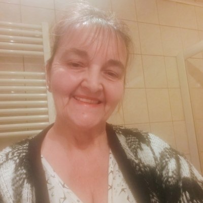 Bea, társkereső Kürt