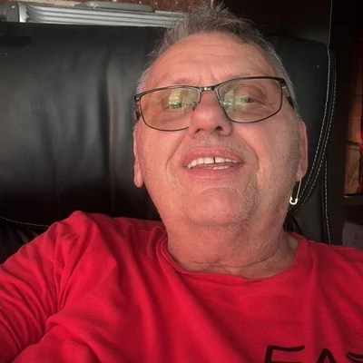 Laszlo, Sydney