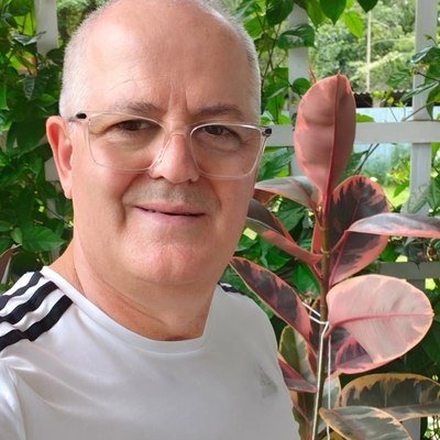 Robertrussell, társkereső Vác