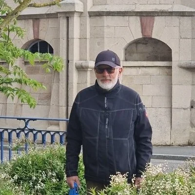 László