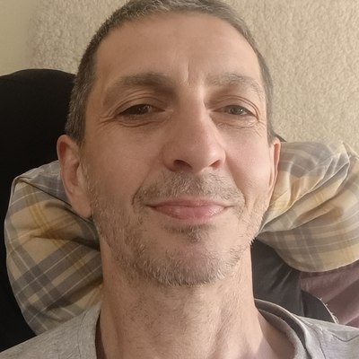 Robi, társkereső Tevel