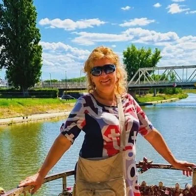 Eszti