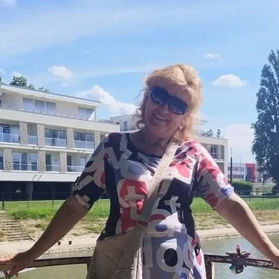Eszti
